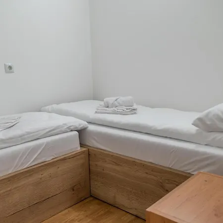 Beautiful Tinny House Near Una 펜션