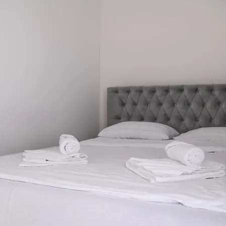 Beautiful Tinny House Near Una 펜션 *