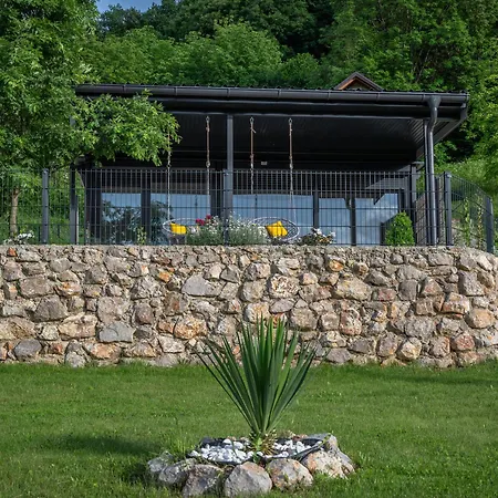 펜션 Beautiful Tinny House Near Una