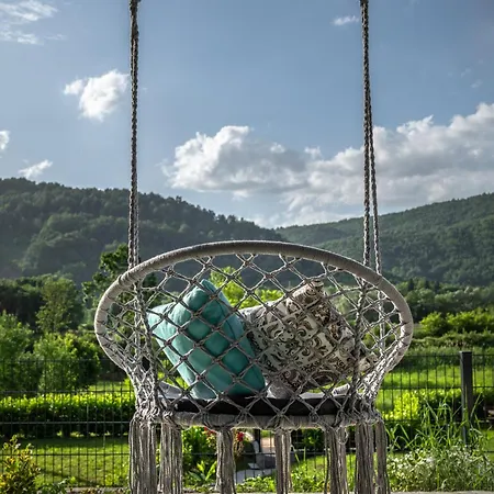 Beautiful Tinny House Near Una *