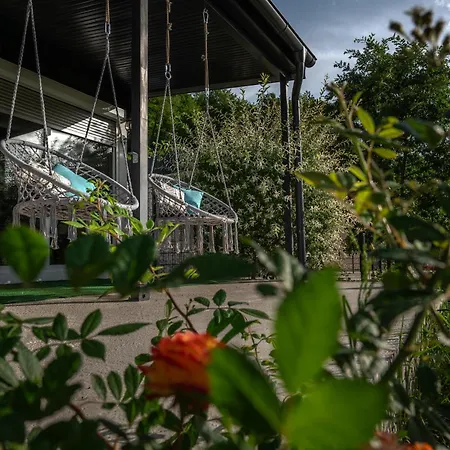 Beautiful Tinny House Near Una *